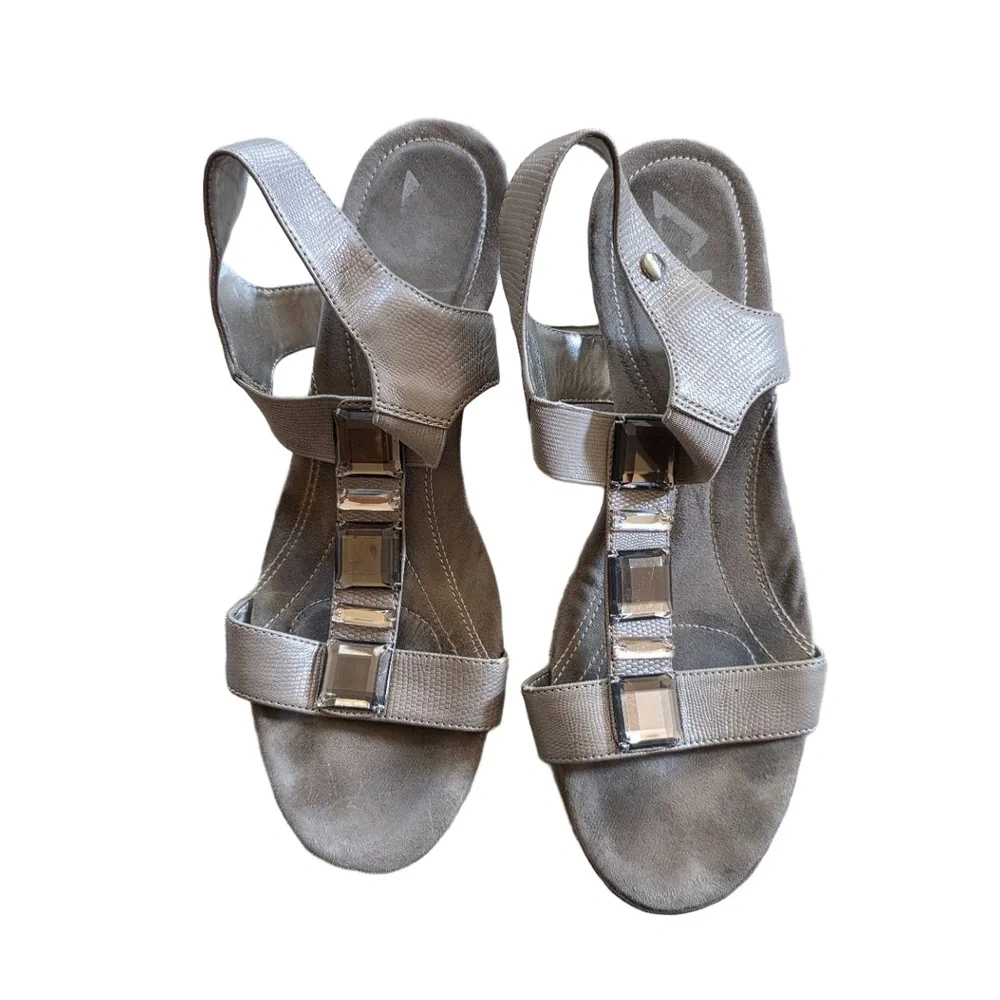 AK Sport Tan Beige Jeweled Textured Wedge T-Strap Sandals‎ Size 10M